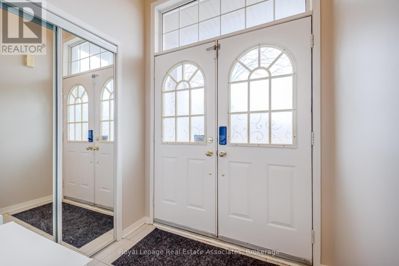 6603 Jazzy Mews, Mississauga, Ontario  L5W 1R9 - Photo 2 - W13071124