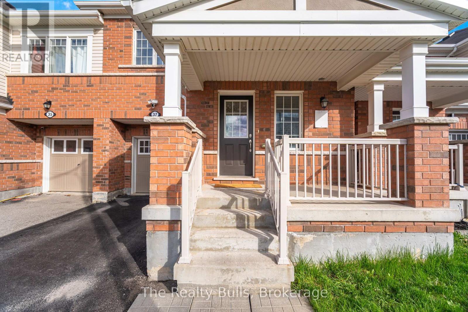 37 Lothbury Drive NW, Brampton, Ontario  L7A 4G6 - Photo 1 - W13071156