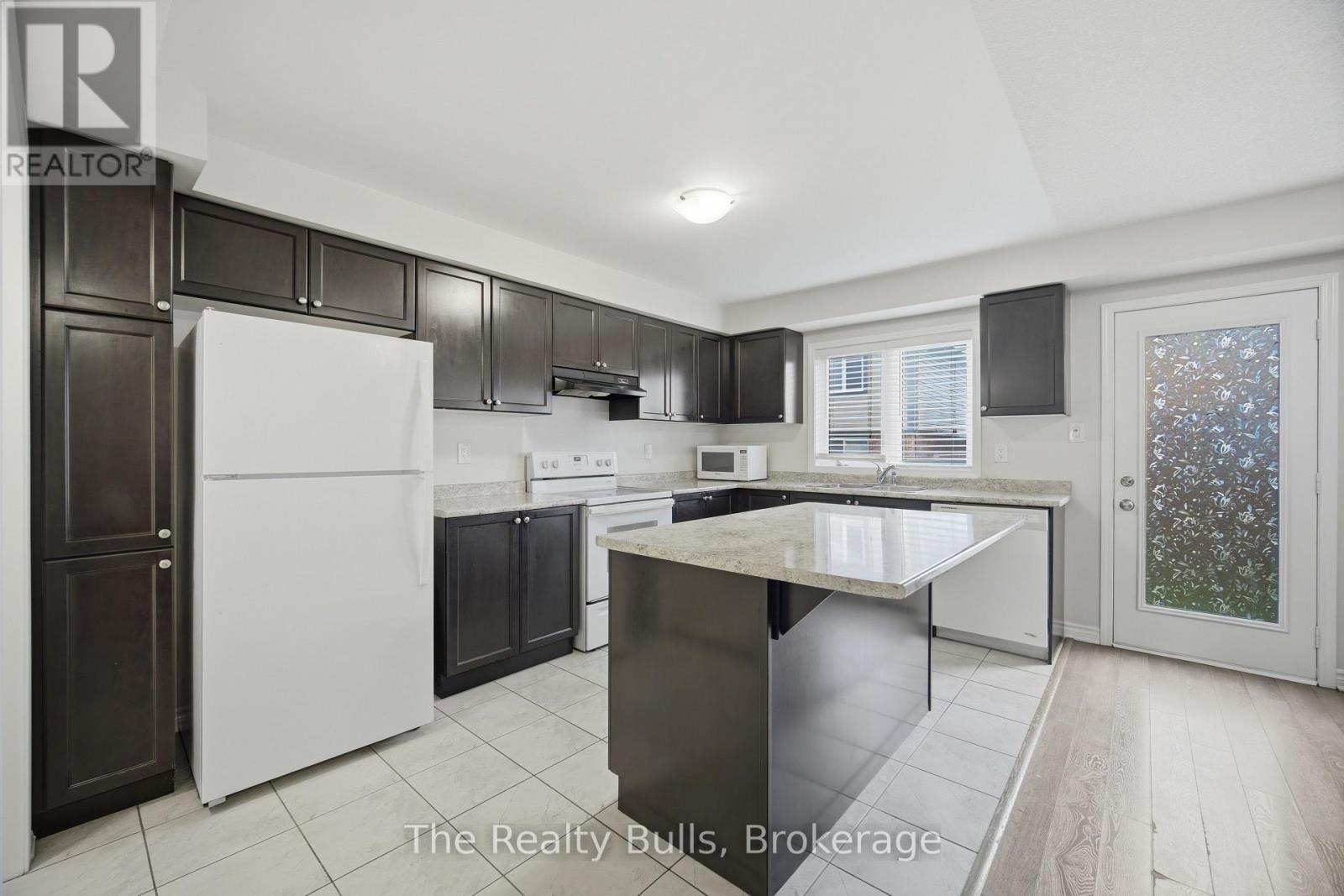37 Lothbury Drive NW, Brampton, Ontario  L7A 4G6 - Photo 16 - W13071156