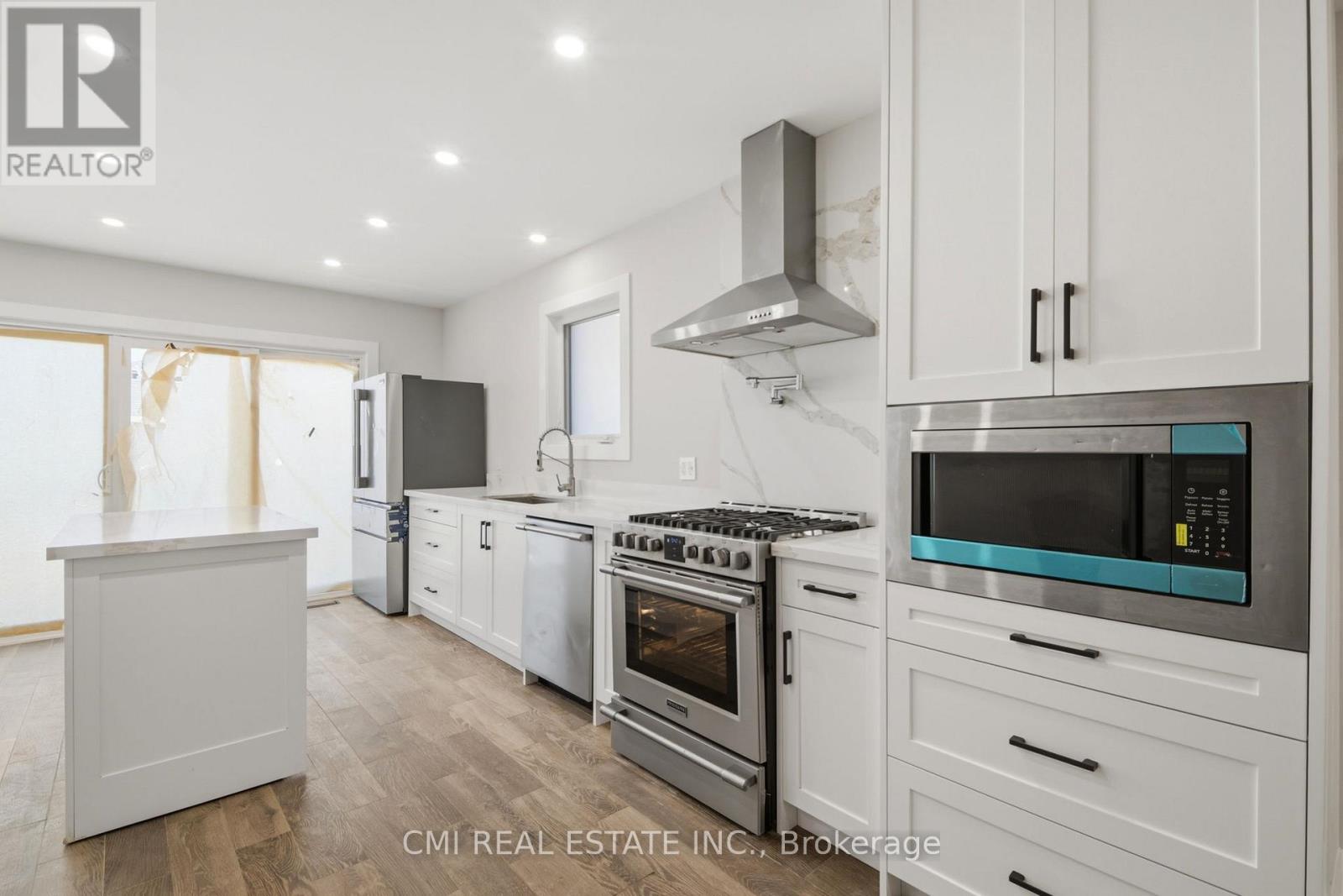 120 Northland Avenue, Toronto, Ontario  M6N 2E2 - Photo 12 - W13071174