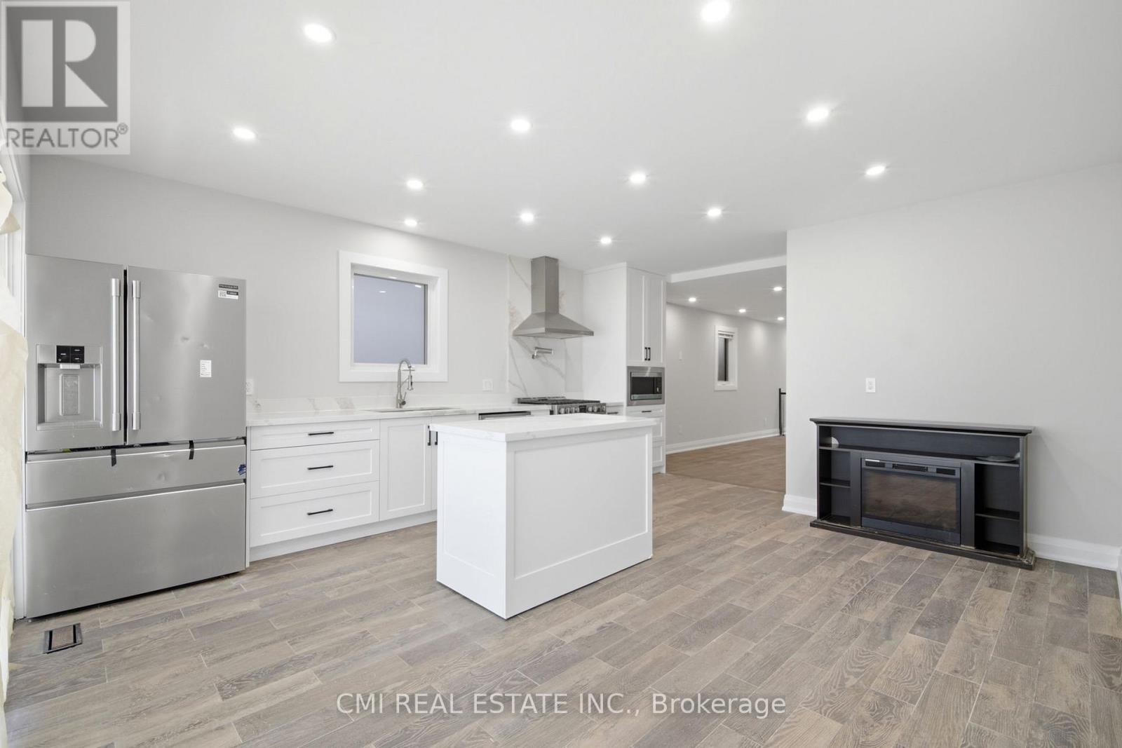 120 Northland Avenue, Toronto, Ontario  M6N 2E2 - Photo 14 - W13071174