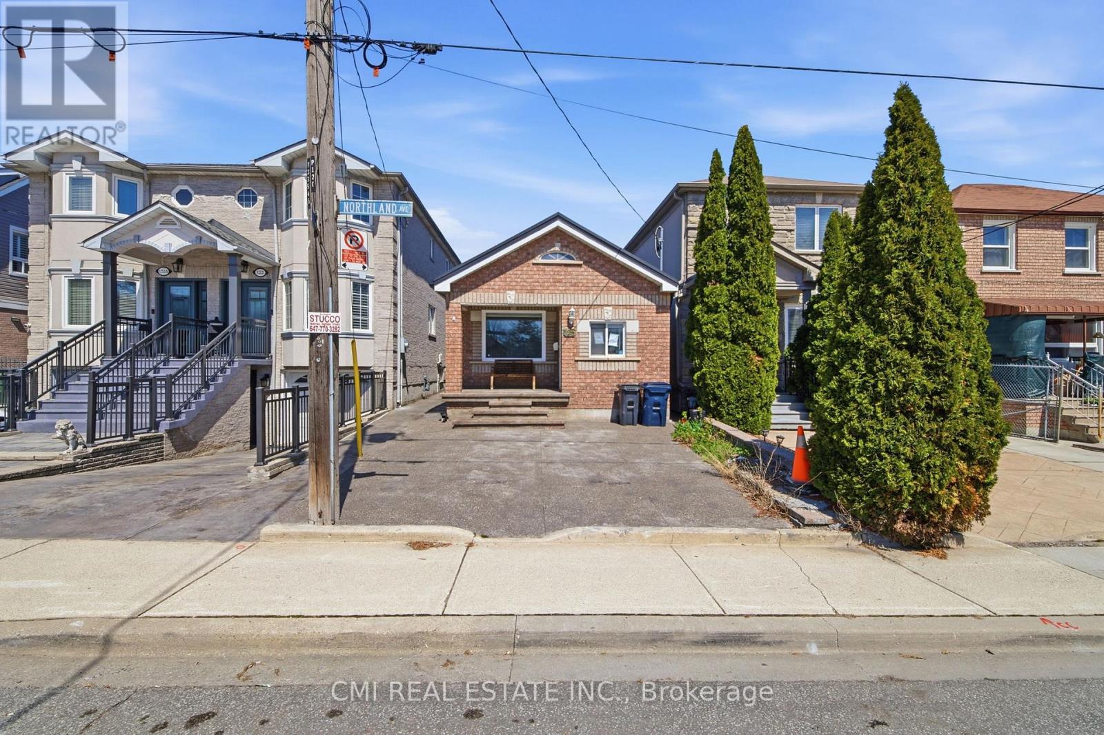 120 Northland Avenue, Toronto, Ontario  M6N 2E2 - Photo 2 - W13071174