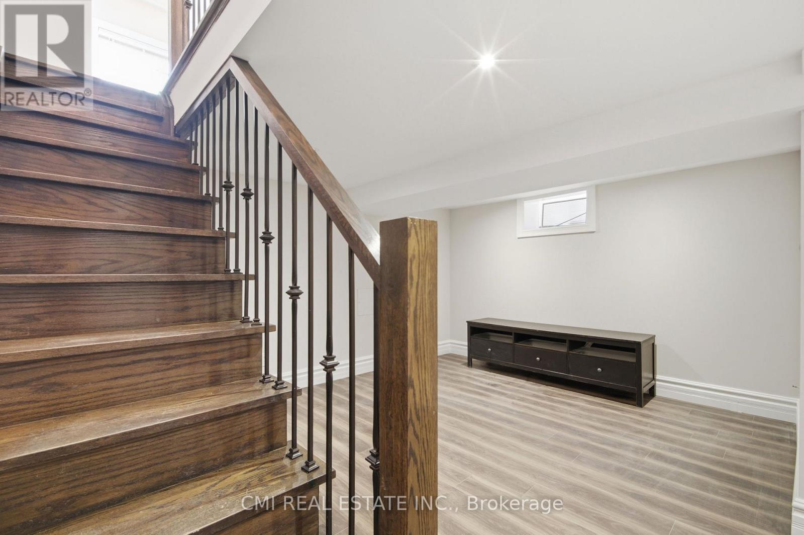 120 Northland Avenue, Toronto, Ontario  M6N 2E2 - Photo 27 - W13071174