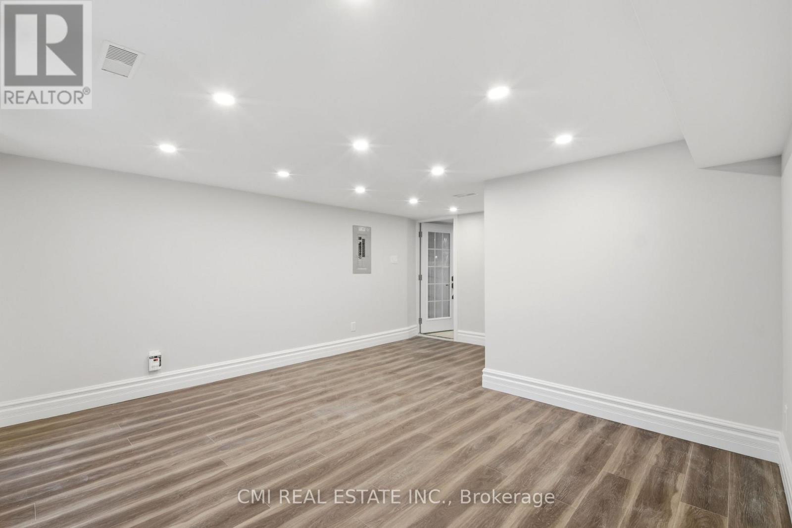 120 Northland Avenue, Toronto, Ontario  M6N 2E2 - Photo 33 - W13071174