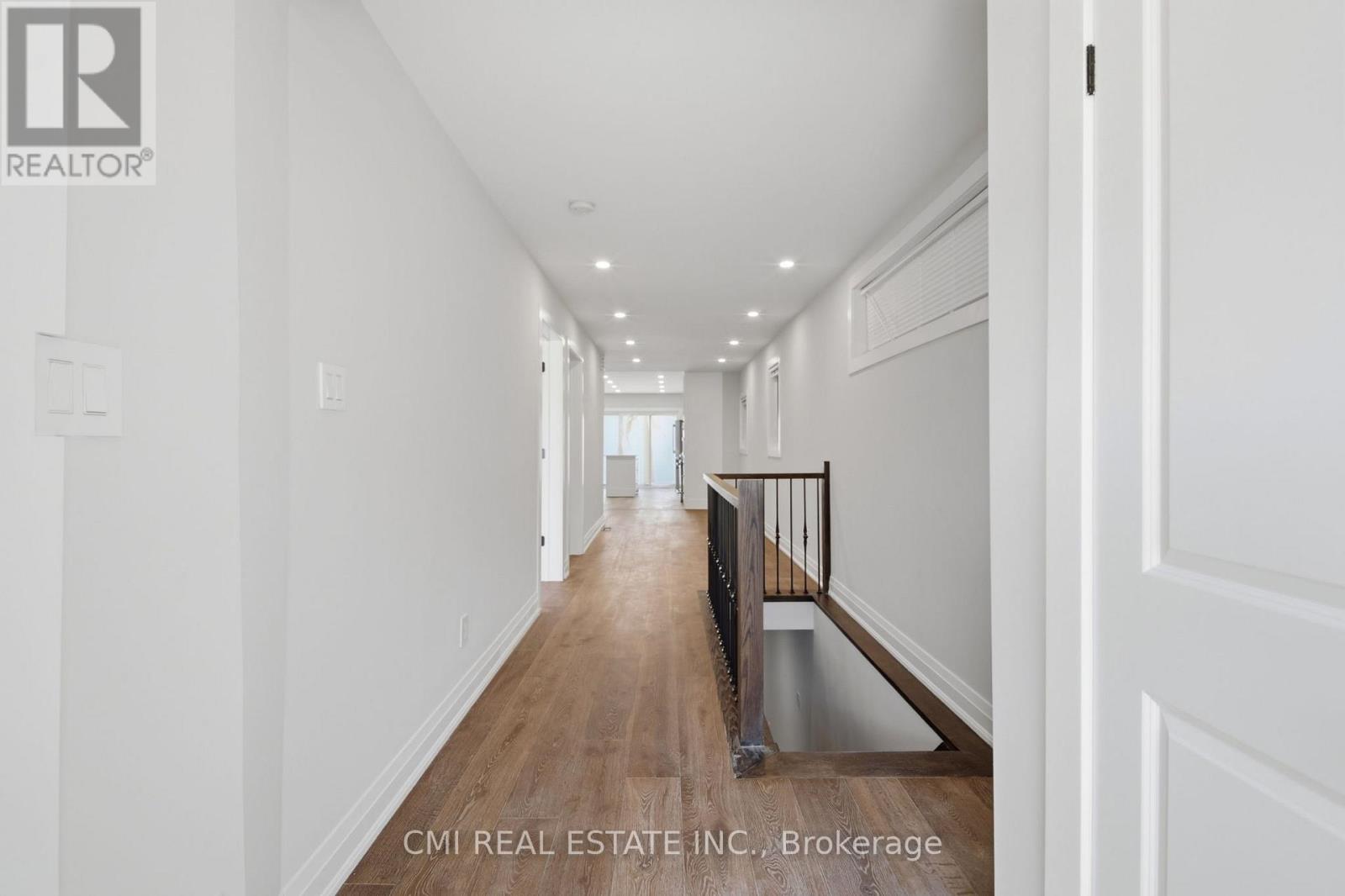 120 Northland Avenue, Toronto, Ontario  M6N 2E2 - Photo 6 - W13071174