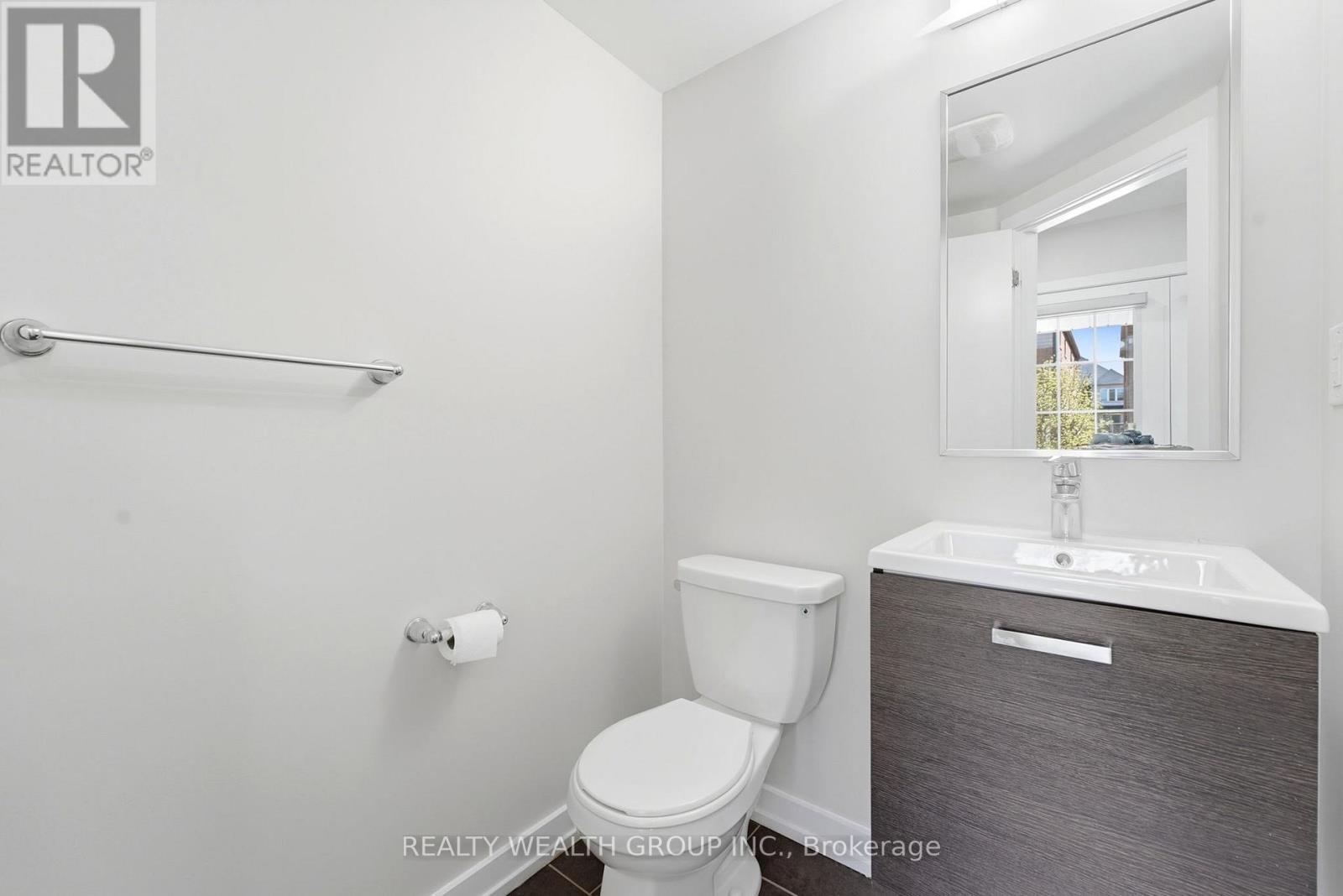 112 Golden Springs Drive, Brampton, Ontario  L7A 4N7 - Photo 11 - W13071236