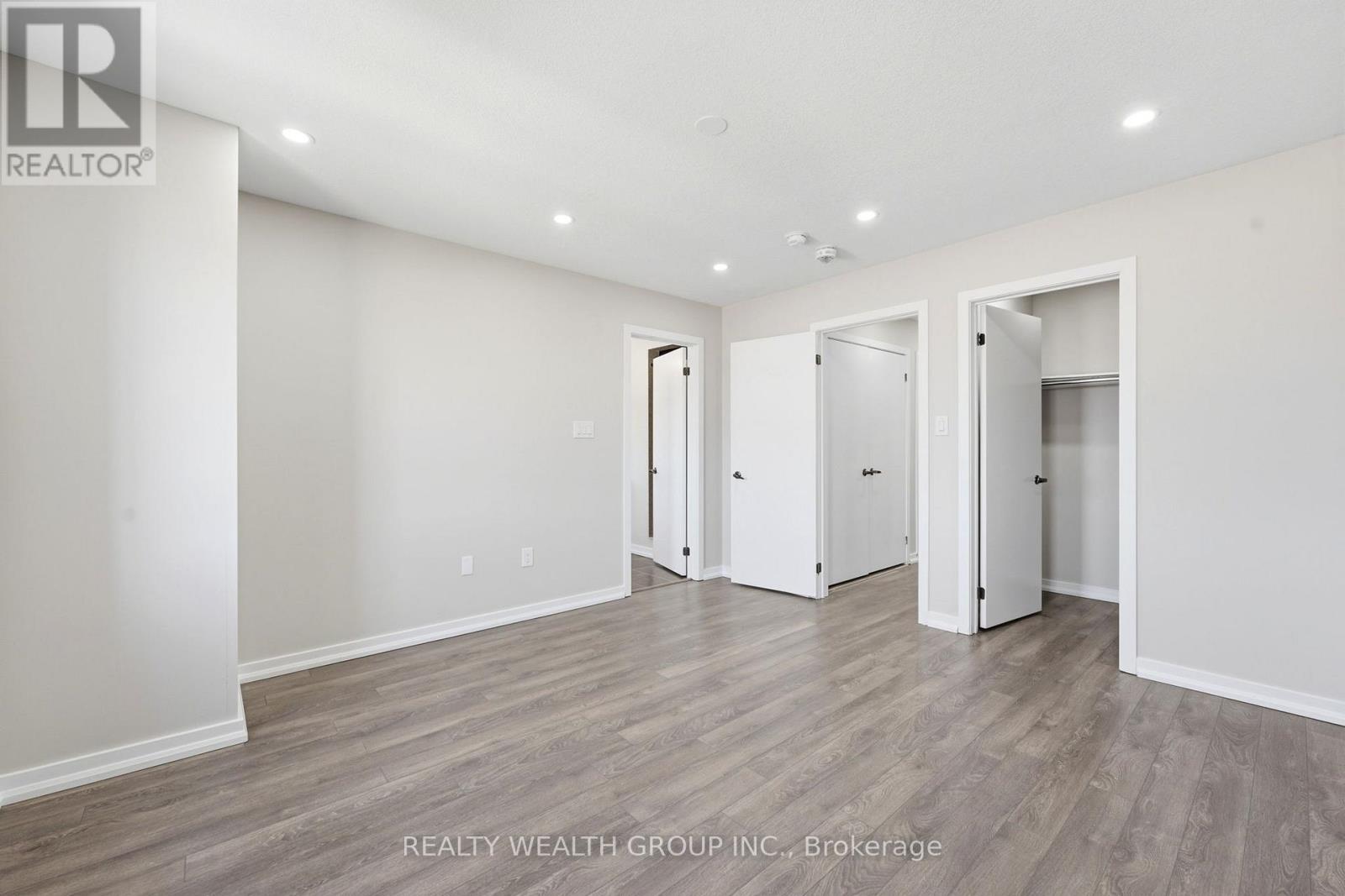 112 Golden Springs Drive, Brampton, Ontario  L7A 4N7 - Photo 13 - W13071236