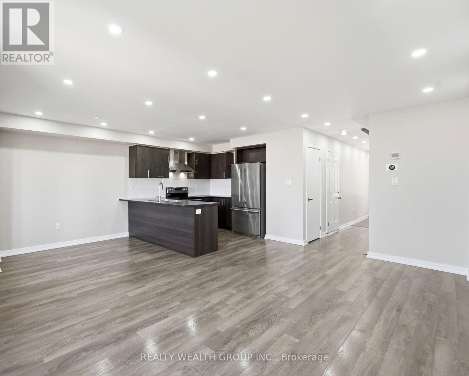 112 Golden Springs Drive, Brampton, Ontario  L7A 4N7 - Photo 2 - W13071236