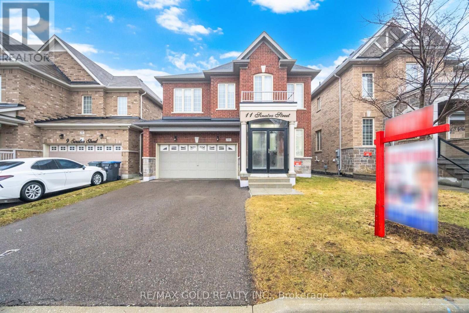 11 SINATRA STREET, Brampton, Ontario