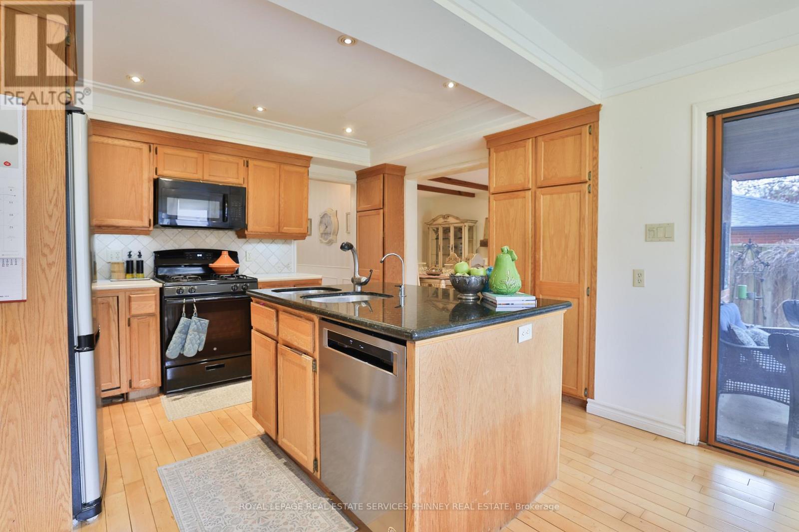 935 Red Pine Crescent, Mississauga, Ontario  L5H 4E7 - Photo 4 - W13071254