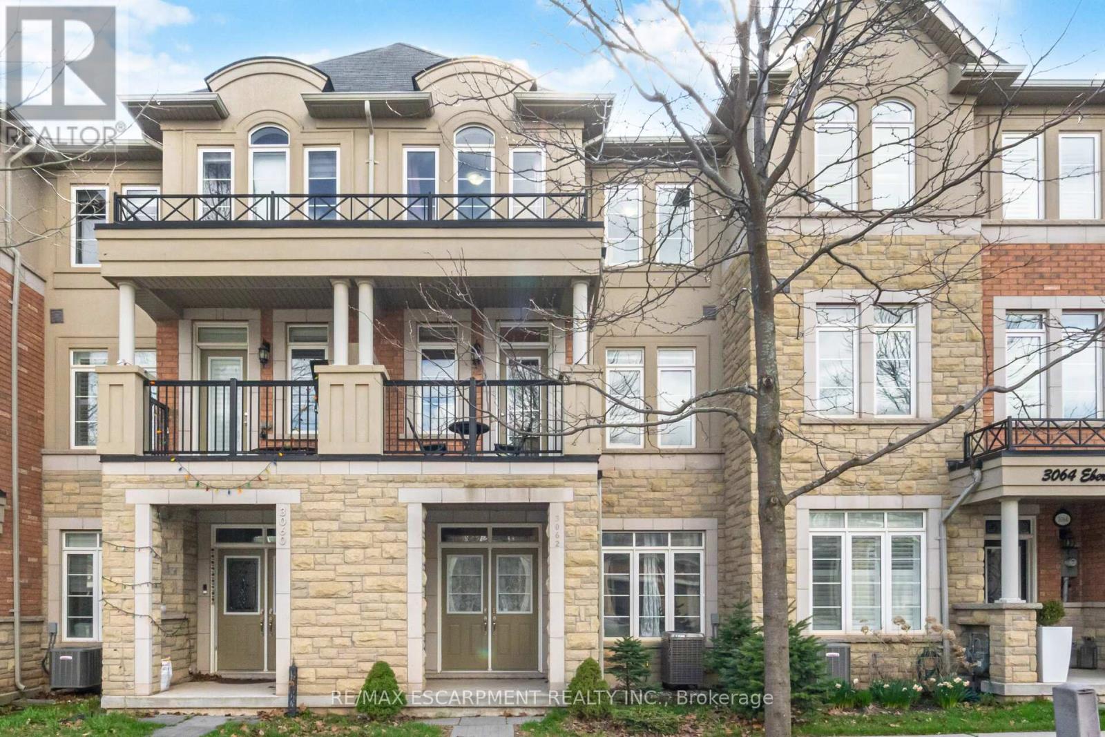 3062 Eberly Woods Drive, Oakville, Ontario  L6M 0T5 - Photo 1 - W13071258