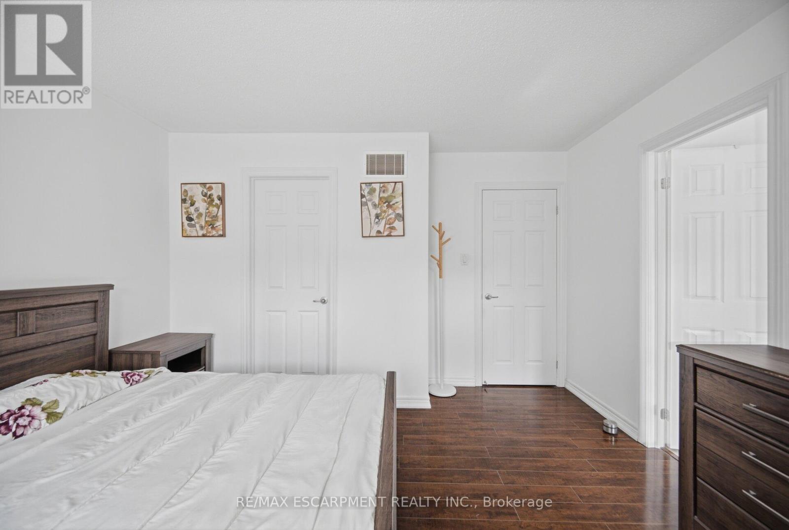 3062 Eberly Woods Drive, Oakville, Ontario  L6M 0T5 - Photo 33 - W13071258