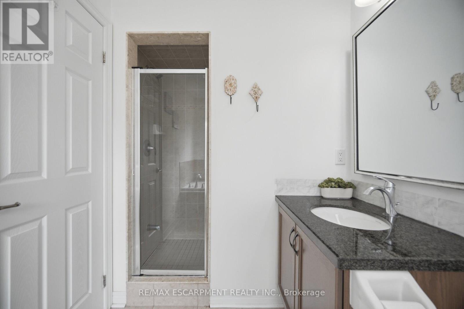 3062 Eberly Woods Drive, Oakville, Ontario  L6M 0T5 - Photo 35 - W13071258