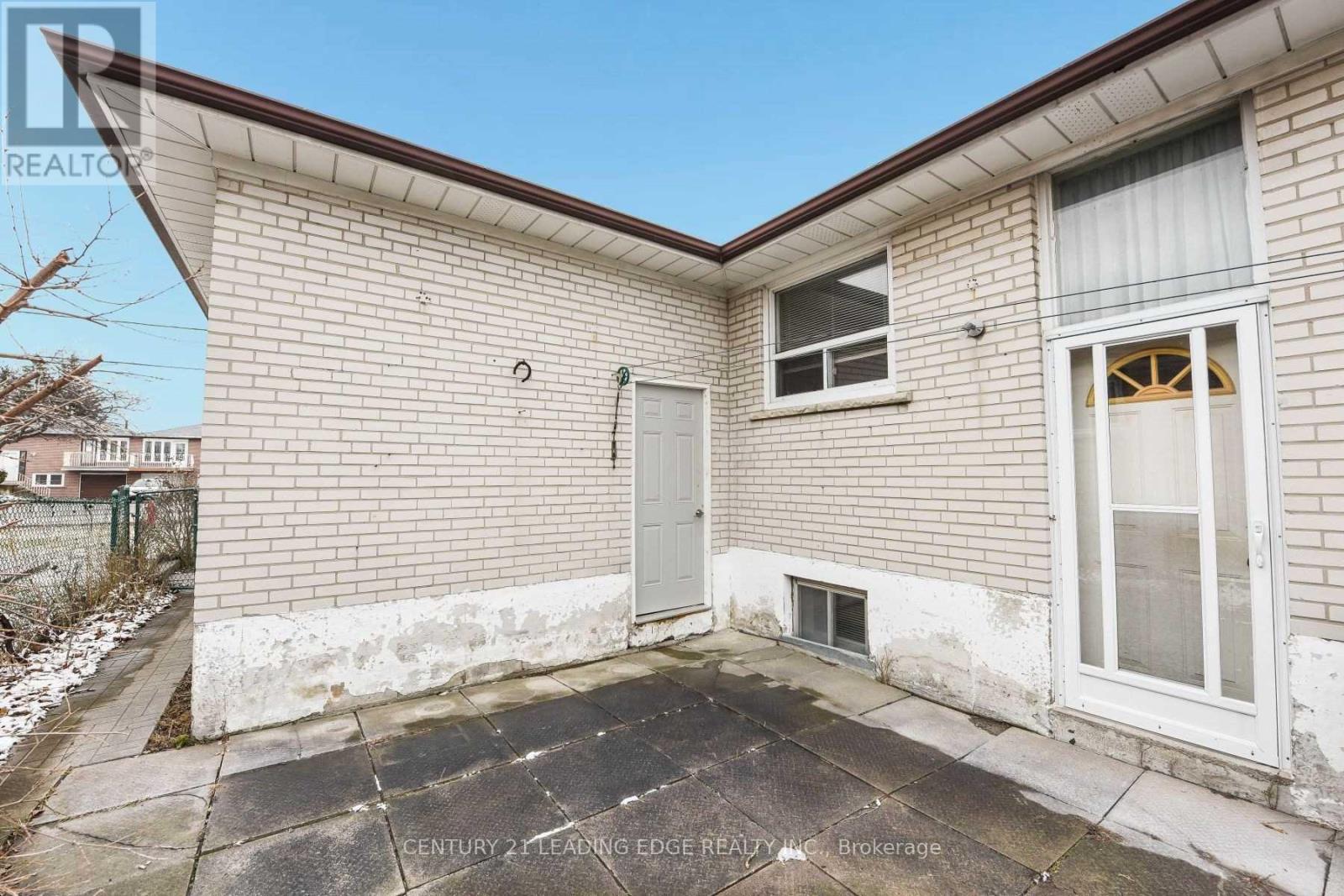 3717 Morning Star Drive, Mississauga, Ontario  L4T 1Y6 - Photo 10 - W13071284