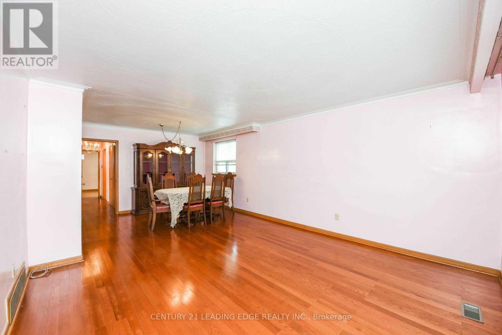 3717 Morning Star Drive, Mississauga, Ontario  L4T 1Y6 - Photo 3 - W13071284