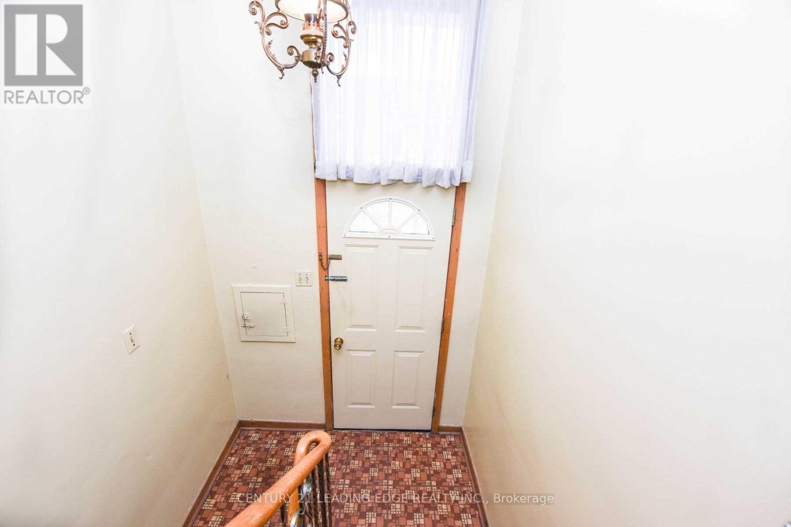 3717 Morning Star Drive, Mississauga, Ontario  L4T 1Y6 - Photo 9 - W13071284