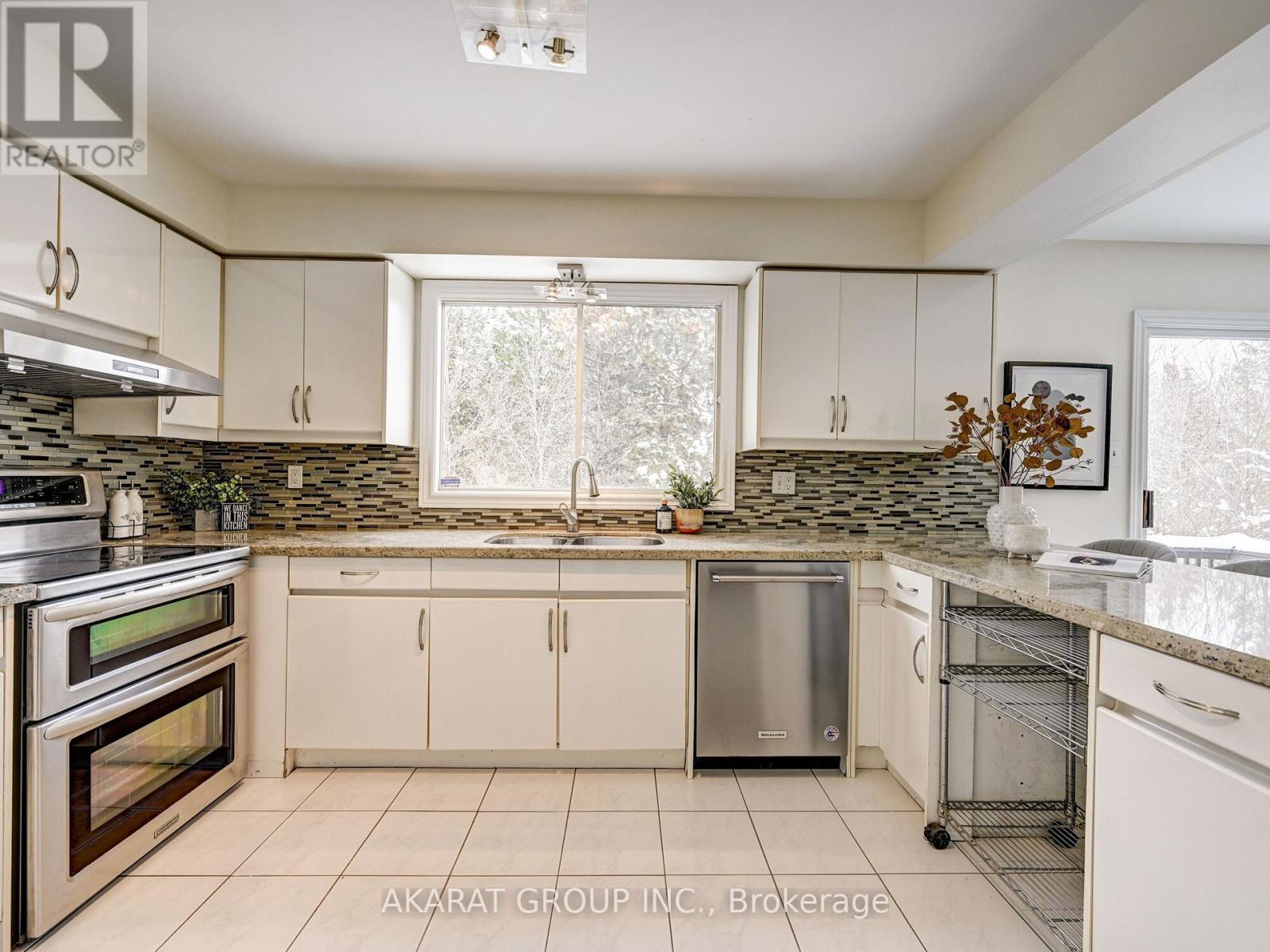 1626 Heritage Way, Oakville, Ontario  L6M 2Z4 - Photo 17 - W13071286