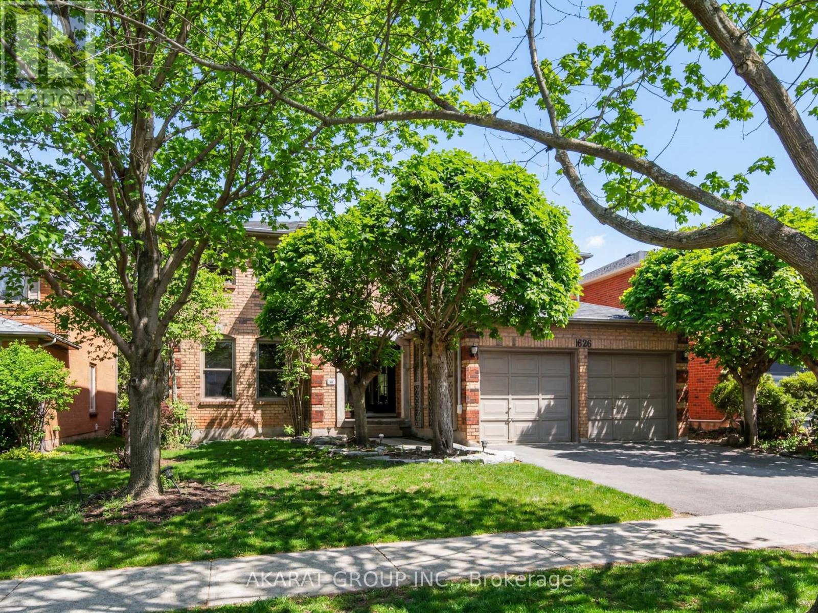 1626 Heritage Way, Oakville, Ontario  L6M 2Z4 - Photo 2 - W13071286