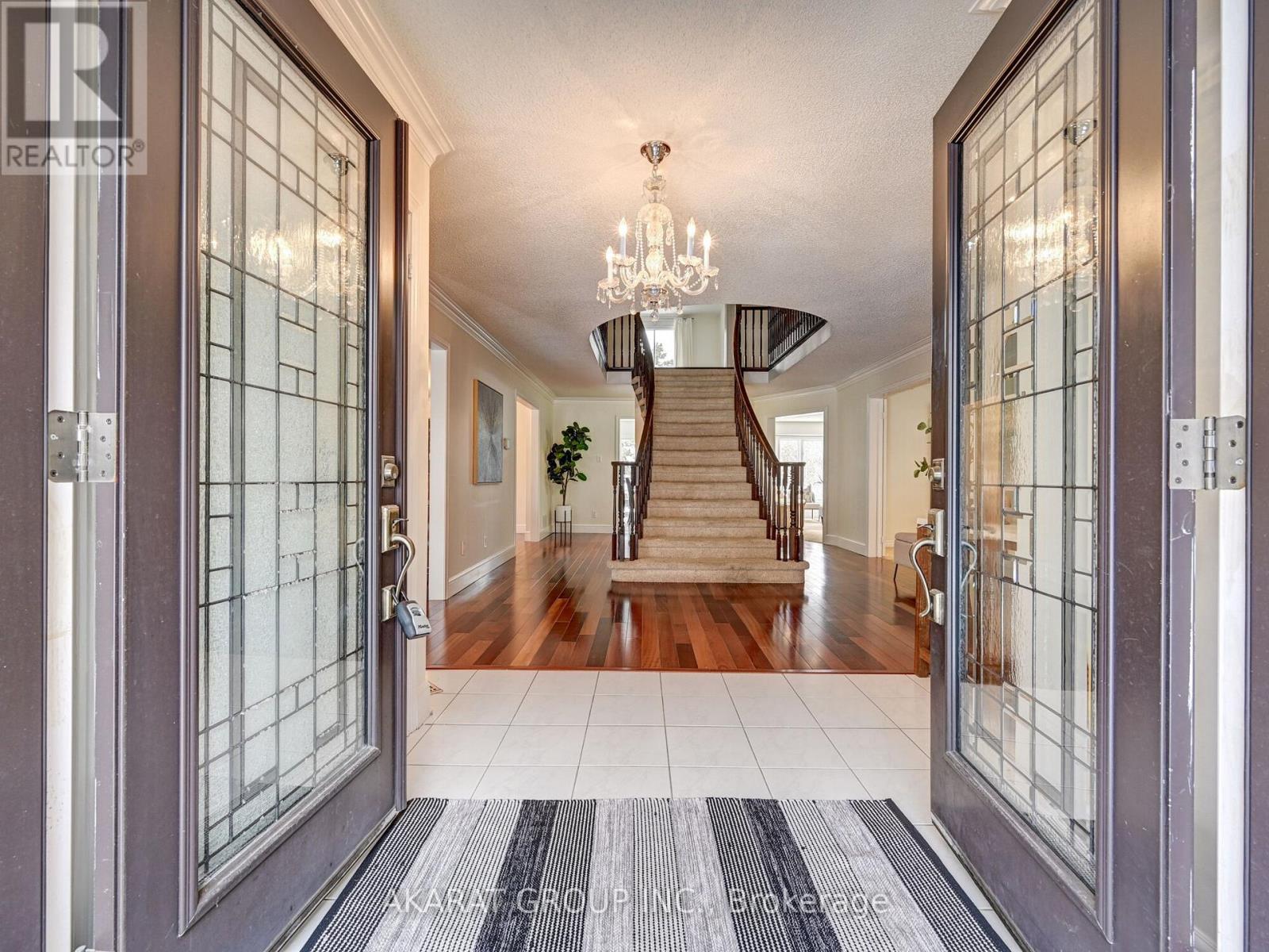 1626 Heritage Way, Oakville, Ontario  L6M 2Z4 - Photo 4 - W13071286