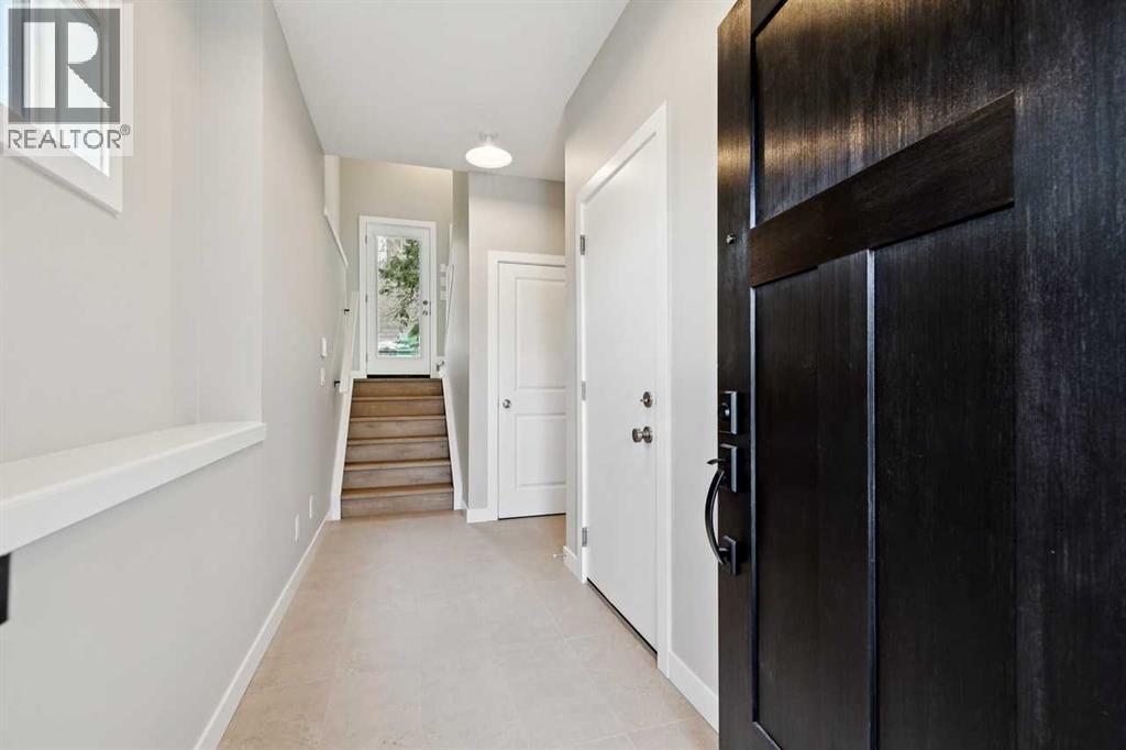 413 Shawnee Terrace Sw, Calgary, Alberta  T2Y 0X5 - Photo 8 - A2307017