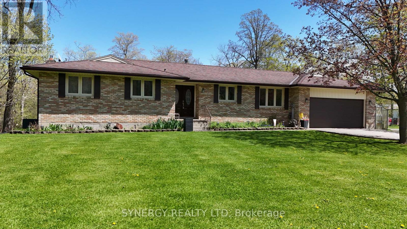 4422 Nauvoo Road, Brooke-Alvinston, Ontario  N0M 2S0 - Photo 9 - X12708386
