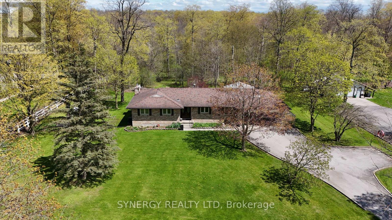 4422 Nauvoo Road, Brooke-Alvinston, Ontario  N0M 2S0 - Photo 10 - X12708386
