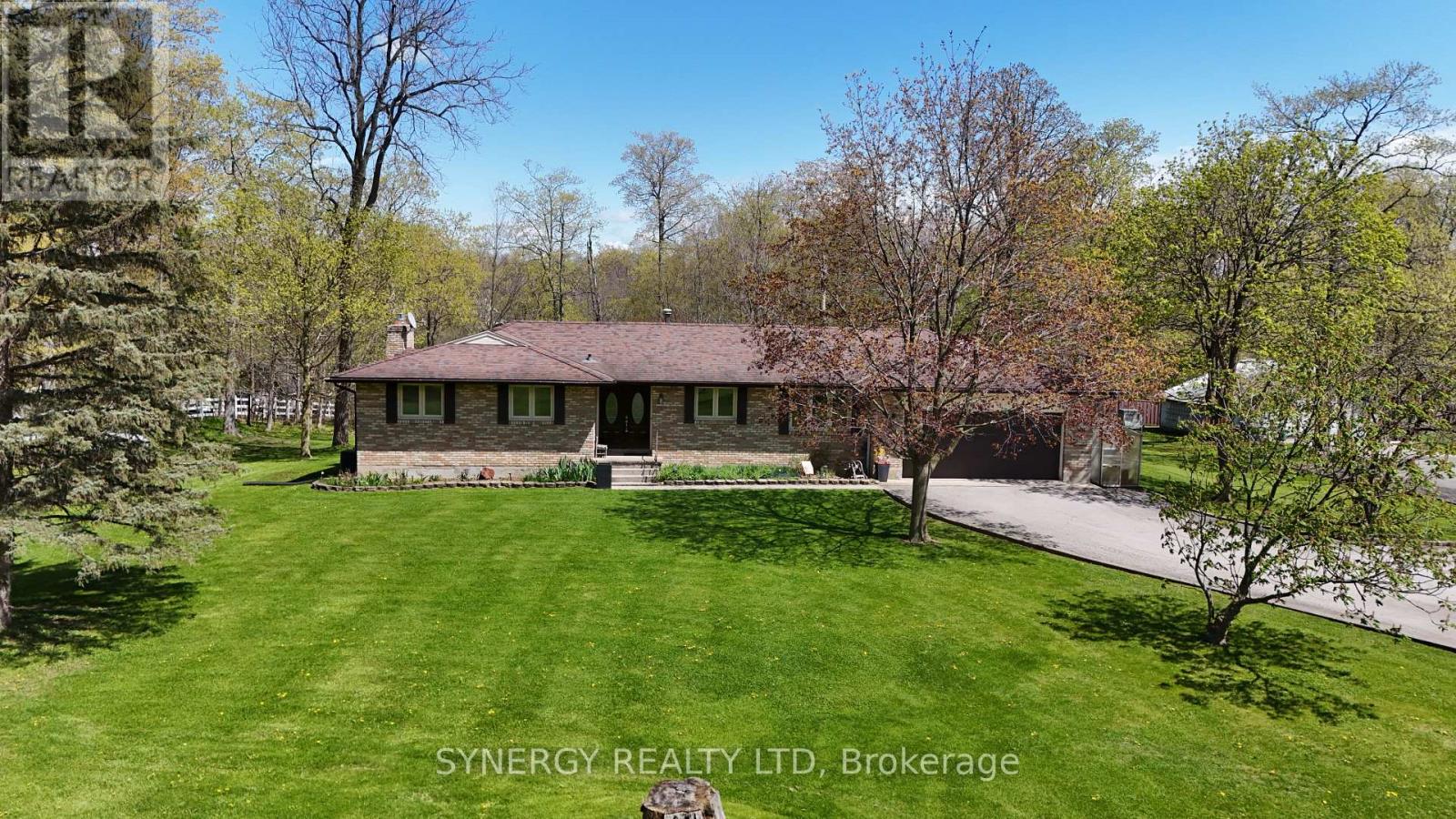 4422 Nauvoo Road, Brooke-Alvinston, Ontario  N0M 2S0 - Photo 2 - X12708386