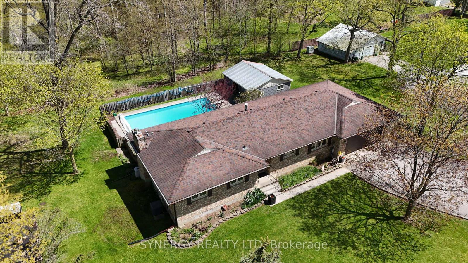 4422 Nauvoo Road, Brooke-Alvinston, Ontario  N0M 2S0 - Photo 11 - X12708386