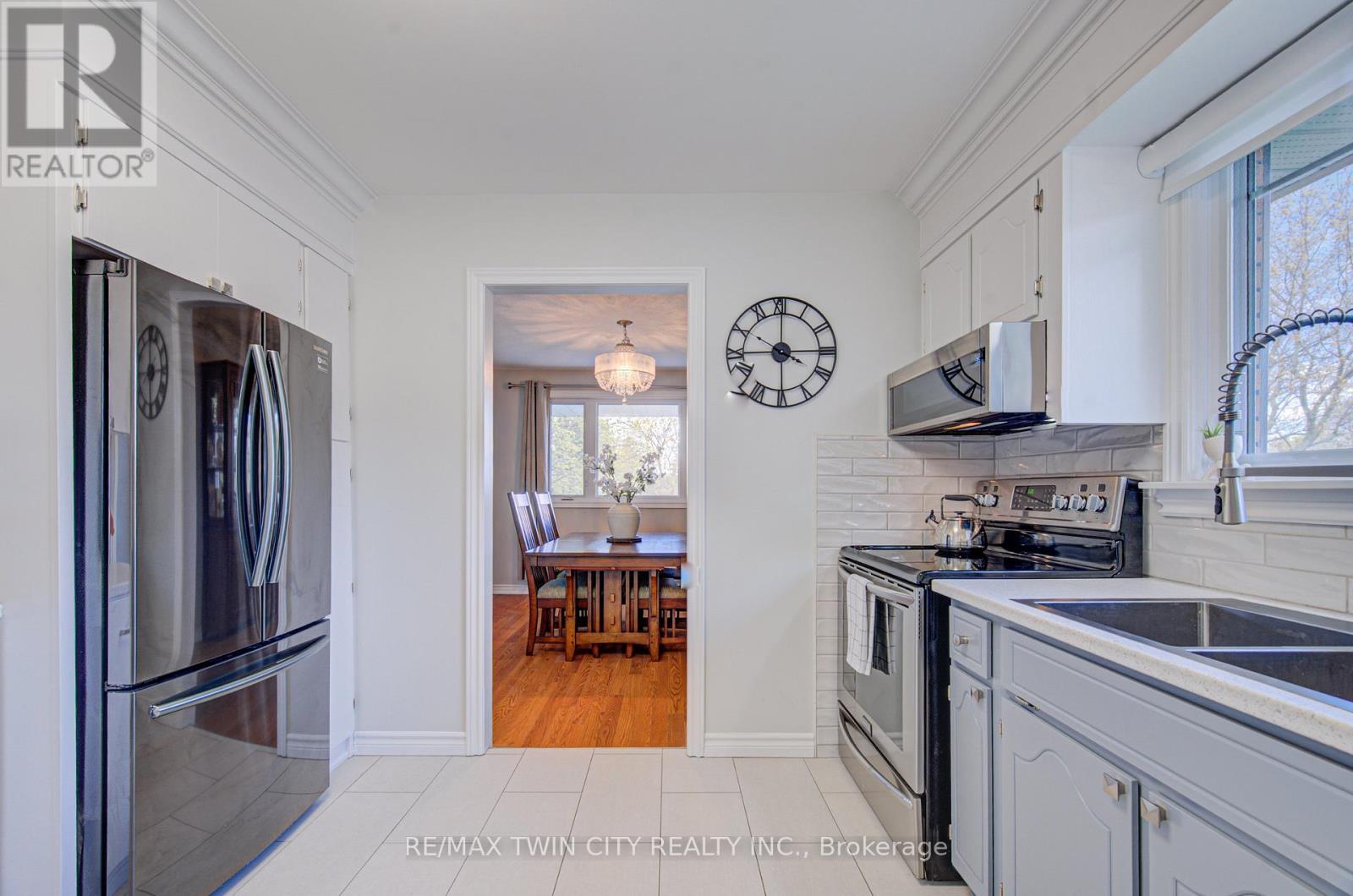 4 Ronald Road, Cambridge, Ontario  N1S 4N1 - Photo 8 - X13071228