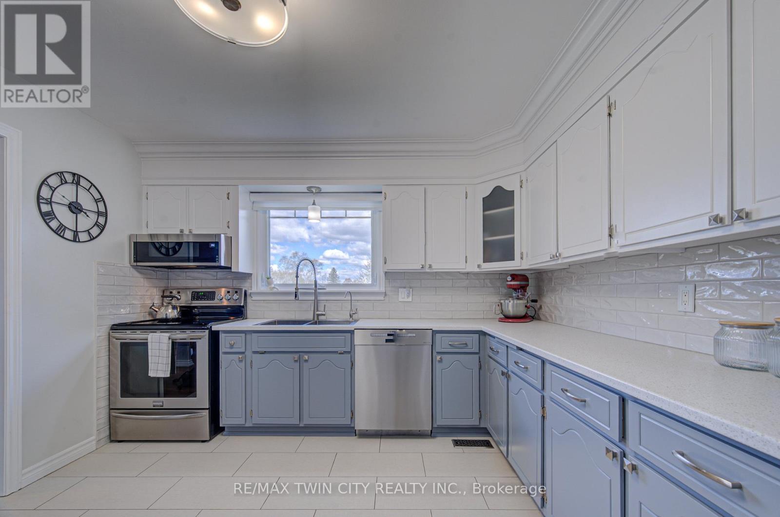 4 Ronald Road, Cambridge, Ontario  N1S 4N1 - Photo 9 - X13071228