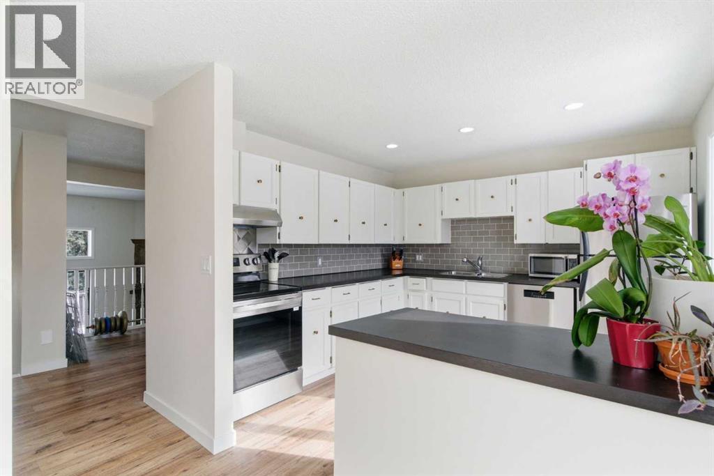 6, 23 Glamis Drive SW, Calgary, Alberta  T3E 6S3 - Photo 13 - A2293921