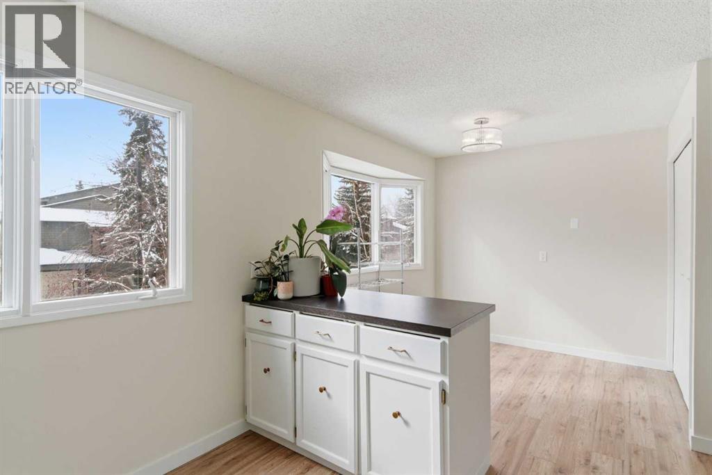 6, 23 Glamis Drive SW, Calgary, Alberta  T3E 6S3 - Photo 16 - A2293921