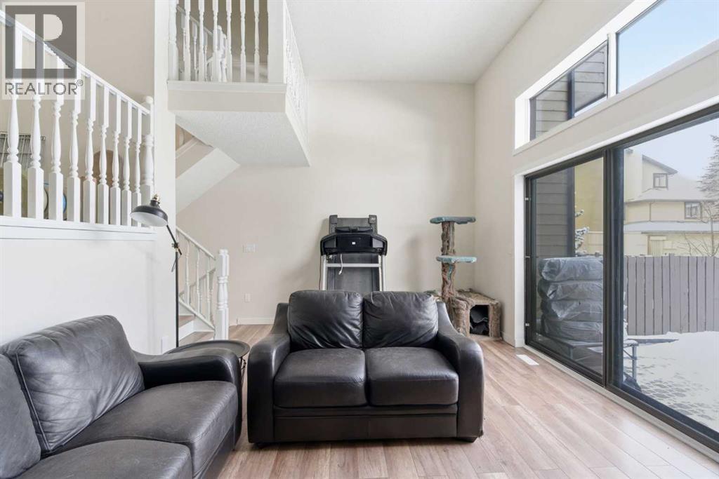 6, 23 Glamis Drive SW, Calgary, Alberta  T3E 6S3 - Photo 8 - A2293921