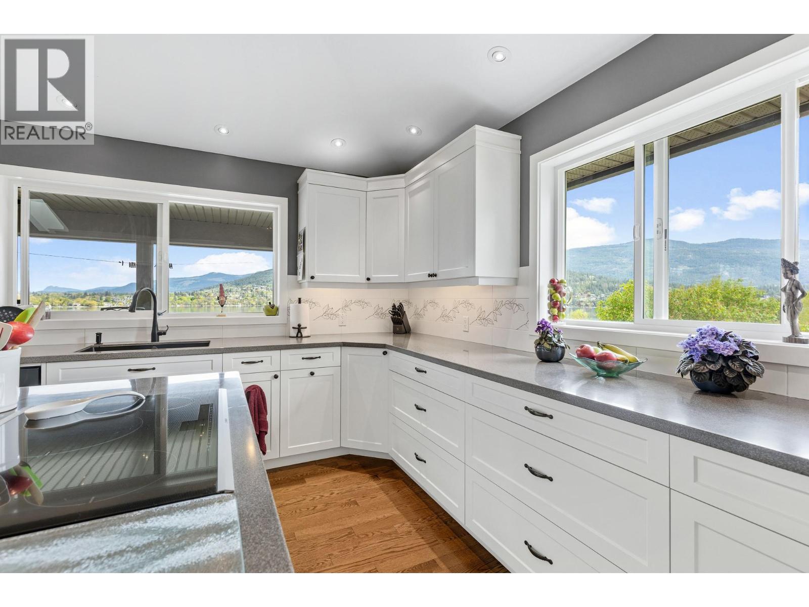 8119 Stoneridge Drive, Coldstream, British Columbia  V1B 2T8 - Photo 22 - 10385438