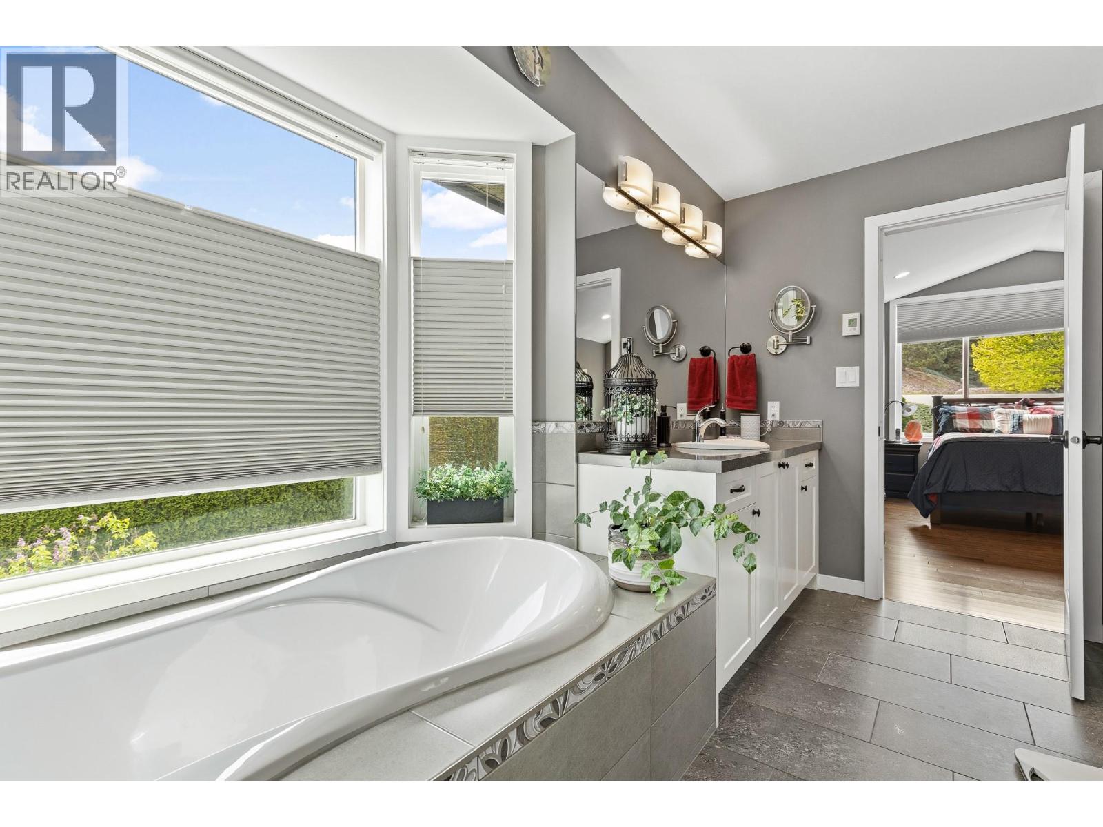 8119 Stoneridge Drive, Coldstream, British Columbia  V1B 2T8 - Photo 46 - 10385438