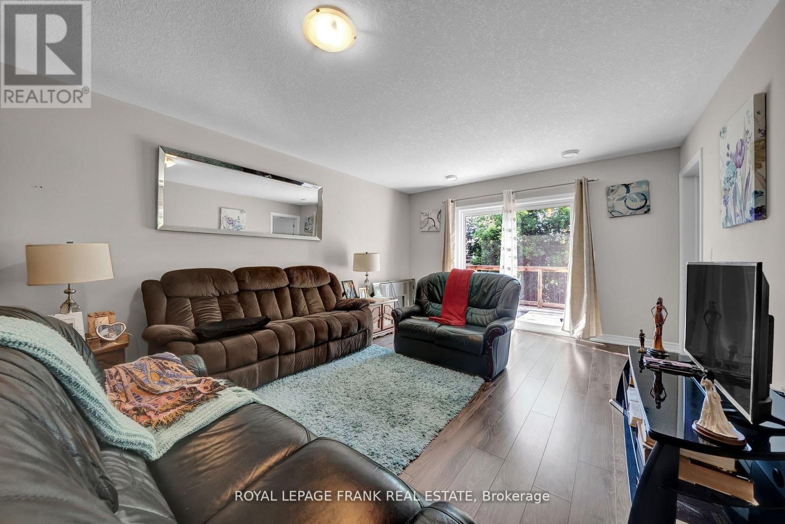 402 Olive Avenue, Oshawa, Ontario  L1H 2R1 - Photo 10 - E13071396