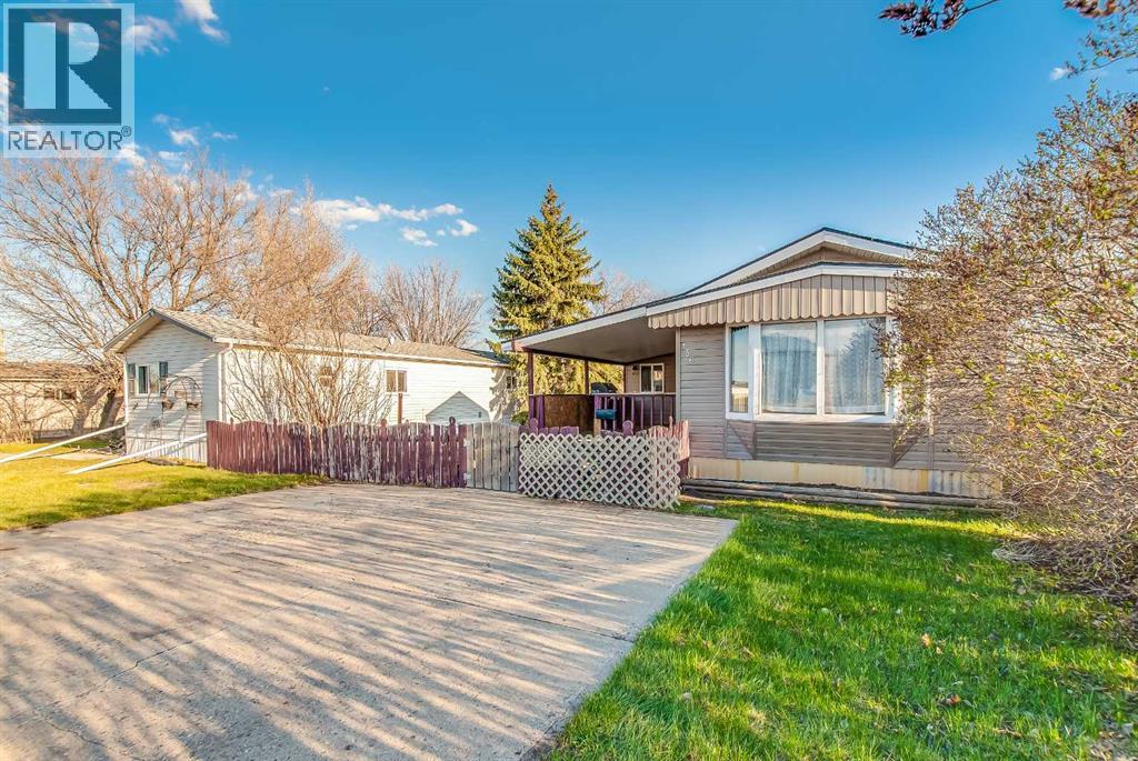 136, 4000 13 Avenue Se, Medicine Hat, Alberta  T1B 1J3 - Photo 3 - A2305394