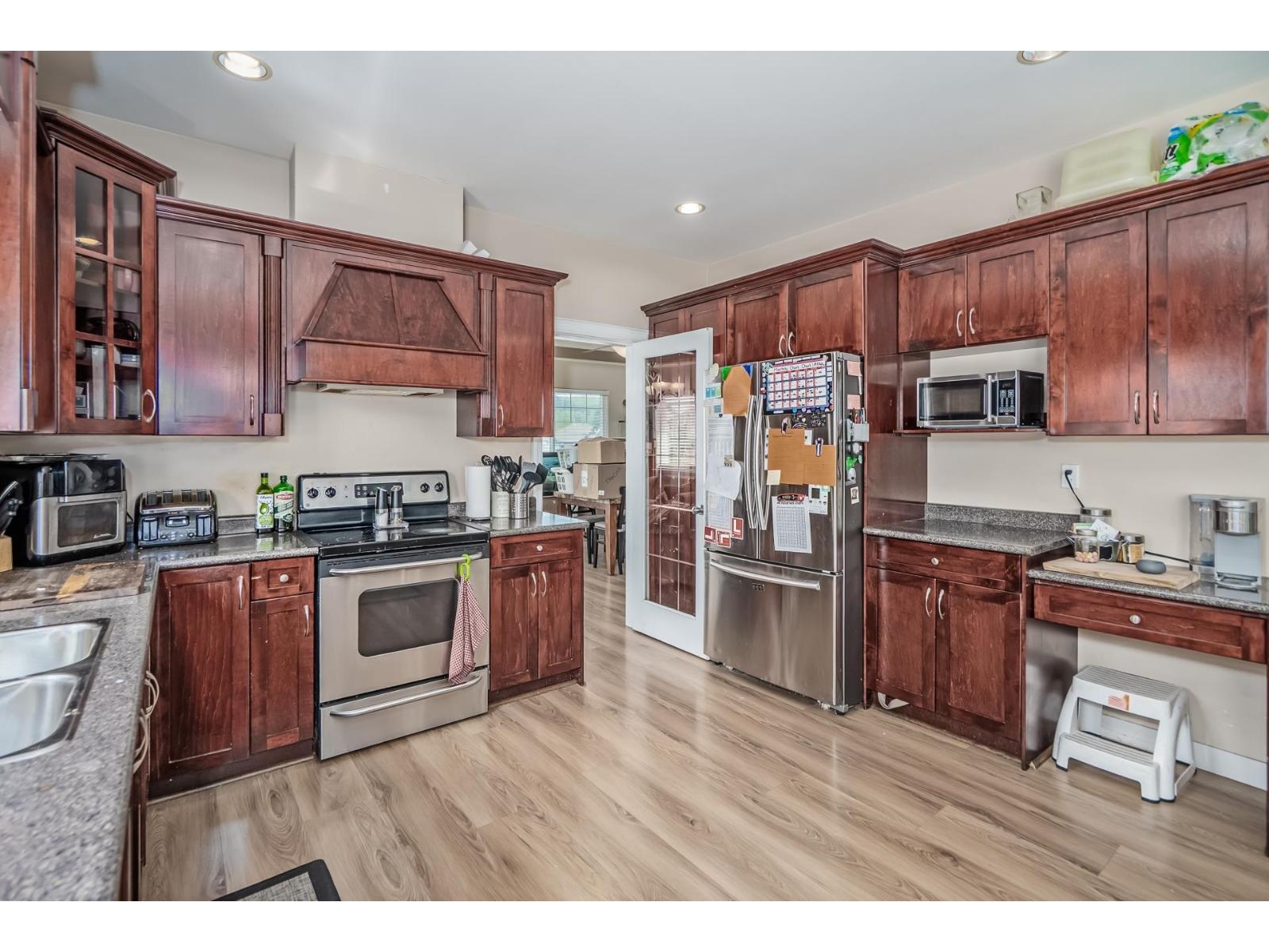 8390 Harris Street, Mission, British Columbia  V2V 7R9 - Photo 14 - R3118349