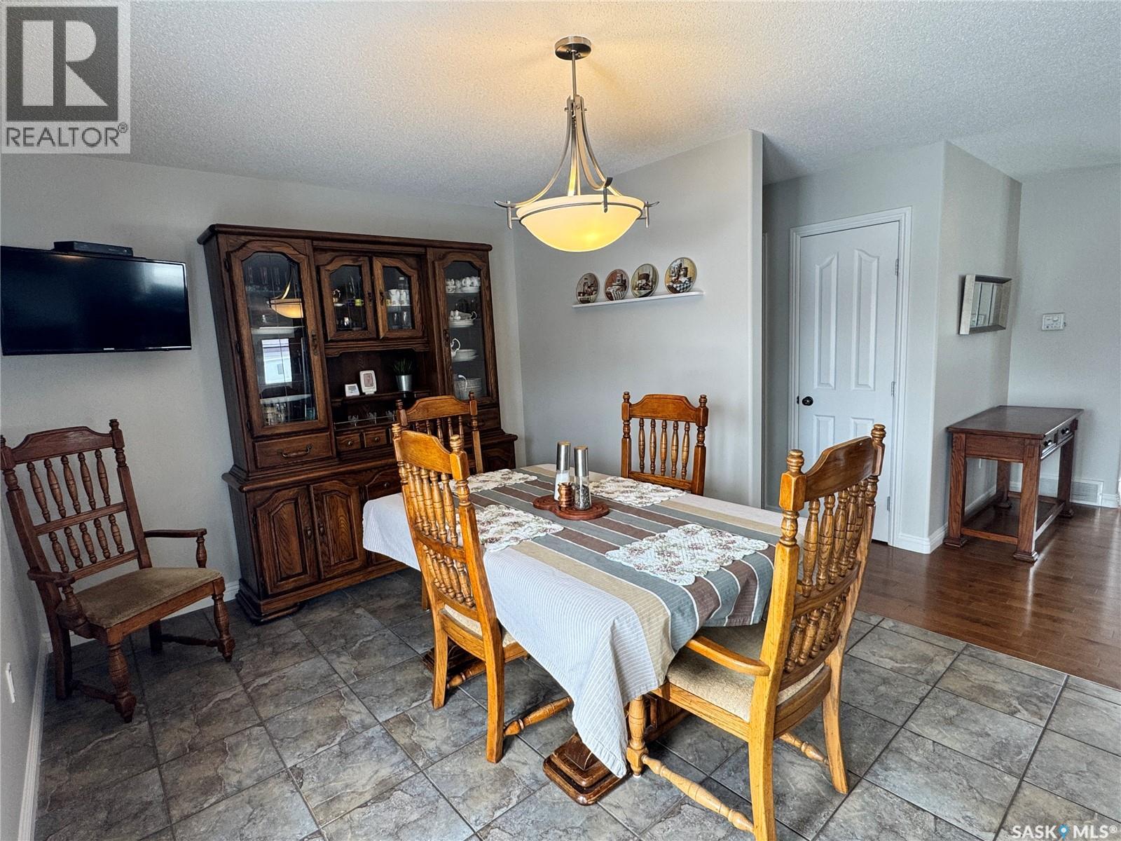 218 5th Avenue E, Biggar, Saskatchewan  S0K 0M0 - Photo 10 - SK034530
