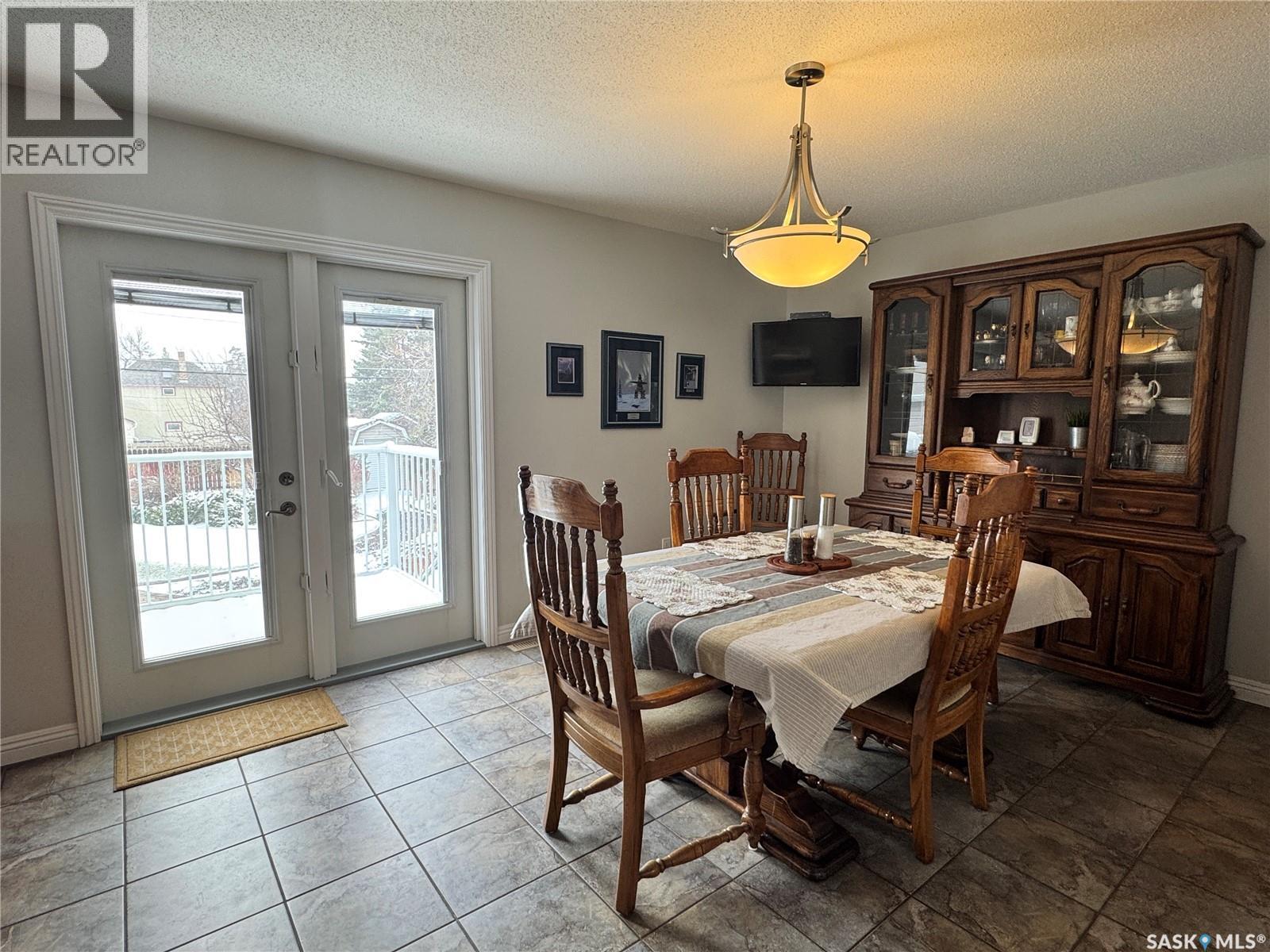 218 5th Avenue E, Biggar, Saskatchewan  S0K 0M0 - Photo 11 - SK034530