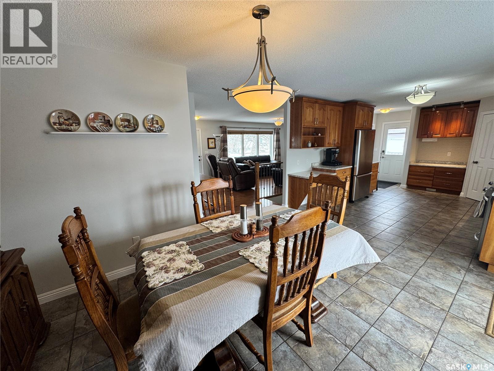 218 5th Avenue E, Biggar, Saskatchewan  S0K 0M0 - Photo 8 - SK034530