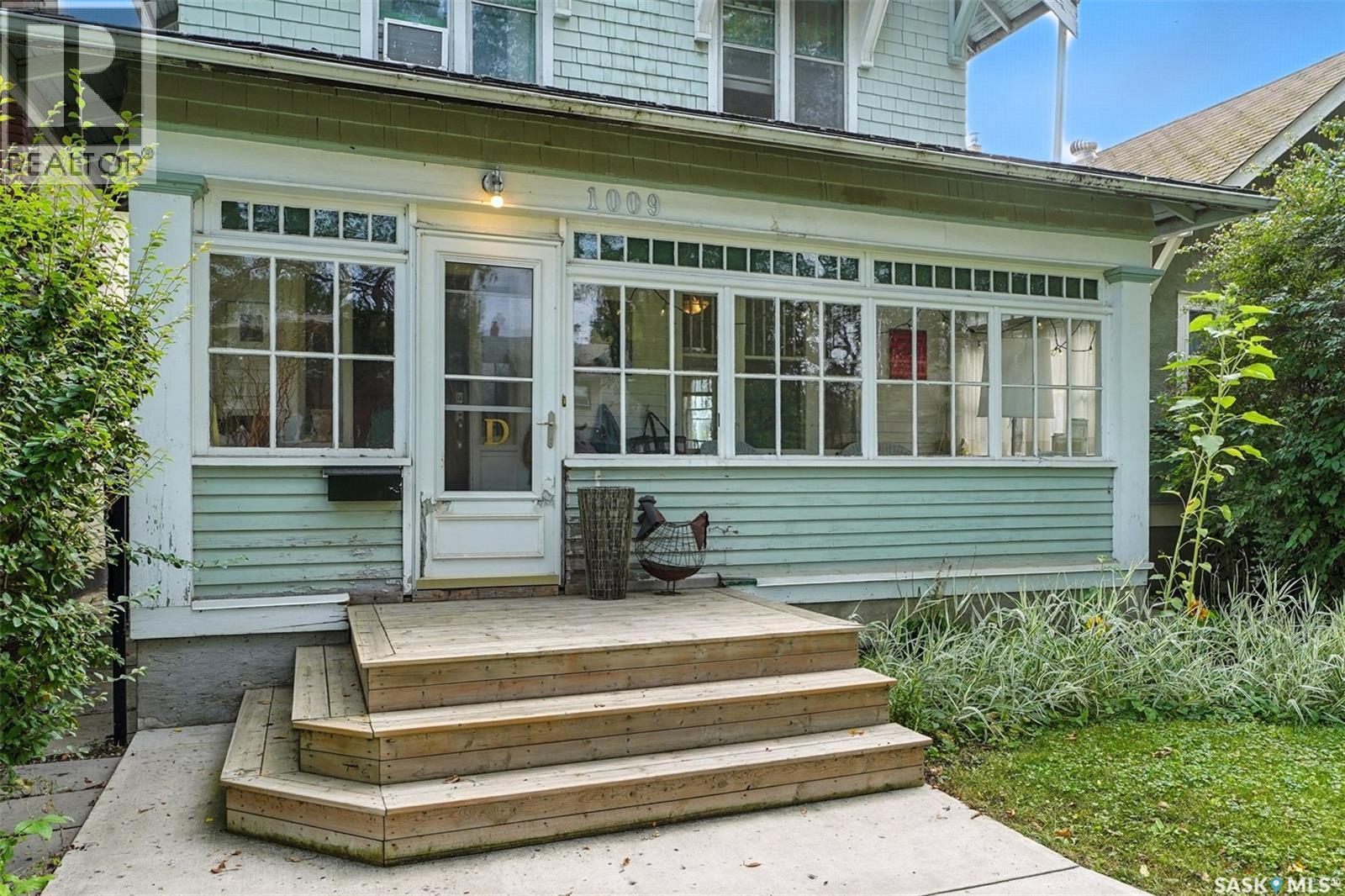 1009 Mcpherson Avenue, Saskatoon, Saskatchewan  S7N 0Y4 - Photo 2 - SK034523