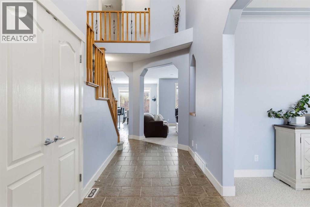 6 Tusslewood Heights NW, Calgary, Alberta  T3L 2M6 - Photo 4 - A2305303