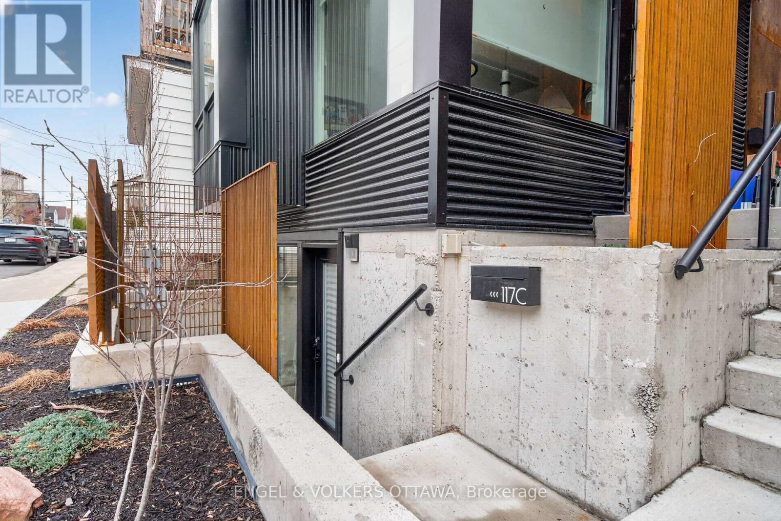 C - 117 Carruthers Avenue, Ottawa, Ontario  K1Y 1N4 - Photo 3 - X13071352
