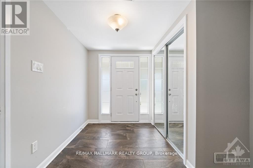 318 Willow Aster Circle, Ottawa, Ontario  K4A 1C6 - Photo 4 - X13071468