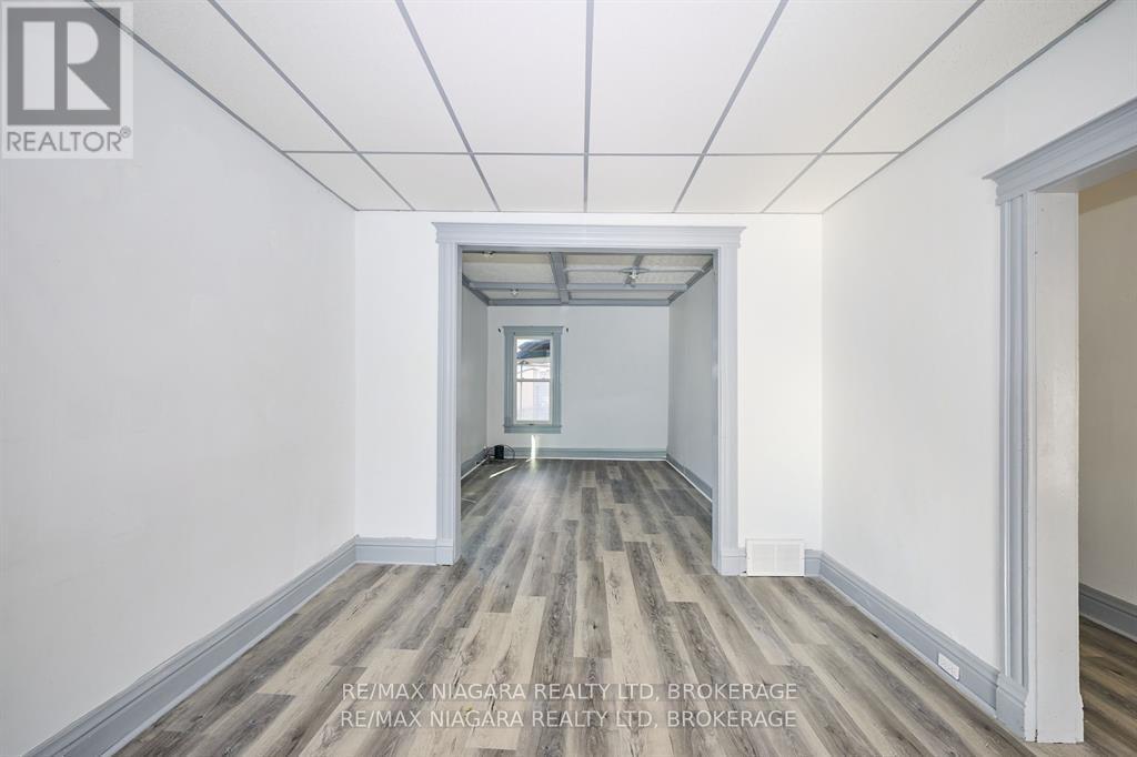 A - 105a Welland Avenue, St. Catharines, Ontario  L2R 2H4 - Photo 11 - X13071322