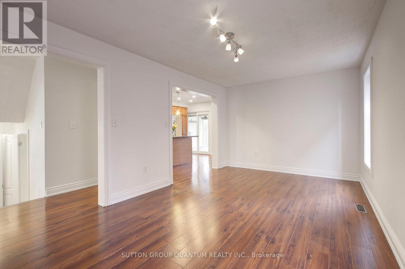 350 Ravineview Way, Oakville, Ontario  L6H 6S5 - Photo 10 - W13062842