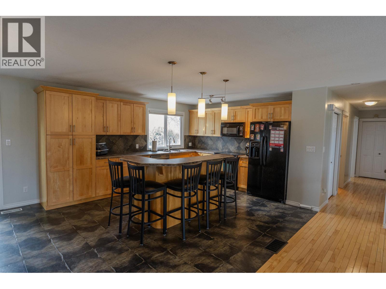 10307 109 Avenue, Fort St. John, British Columbia  V1J 4N5 - Photo 2 - R3118040