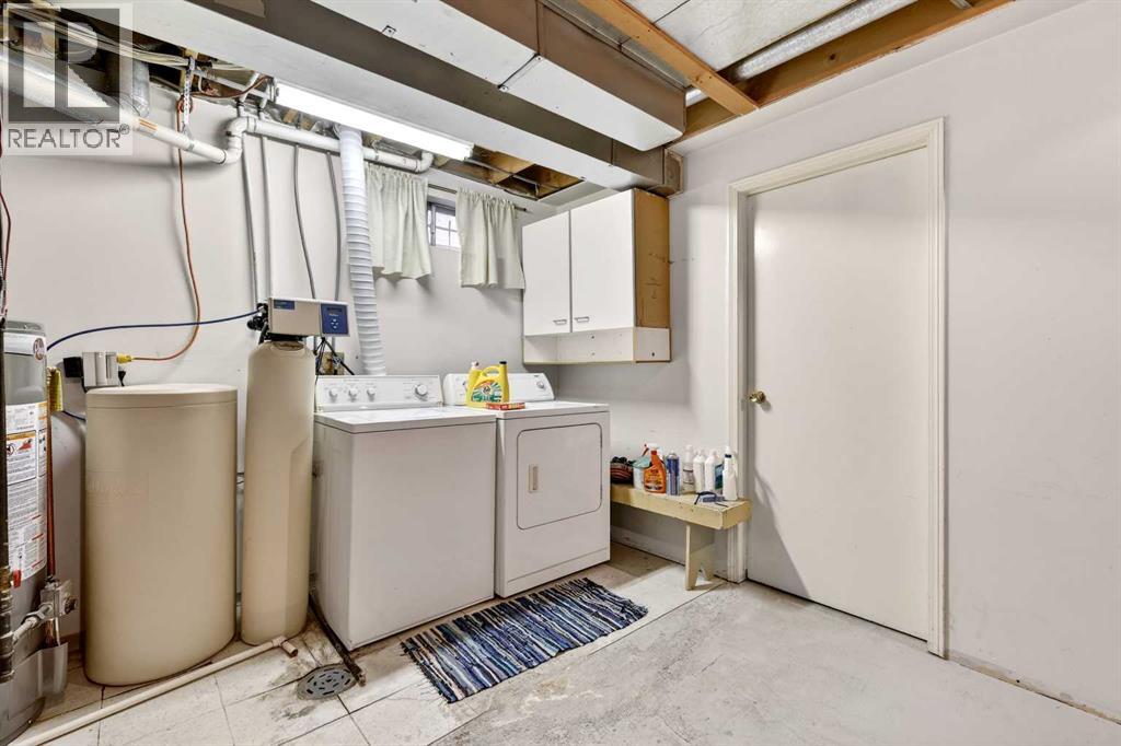 886 Erin Woods Drive SE, Calgary, Alberta  T2B 3C4 - Photo 37 - A2292202