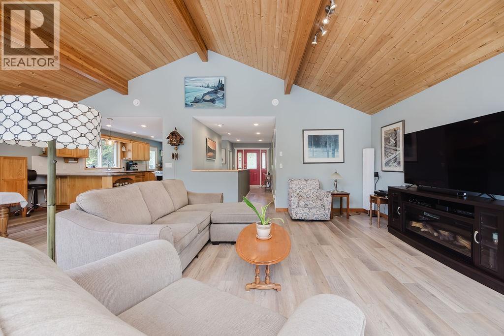 12800 Mainsail Road, Madeira Park, British Columbia  V0N 2H1 - Photo 10 - R3118337
